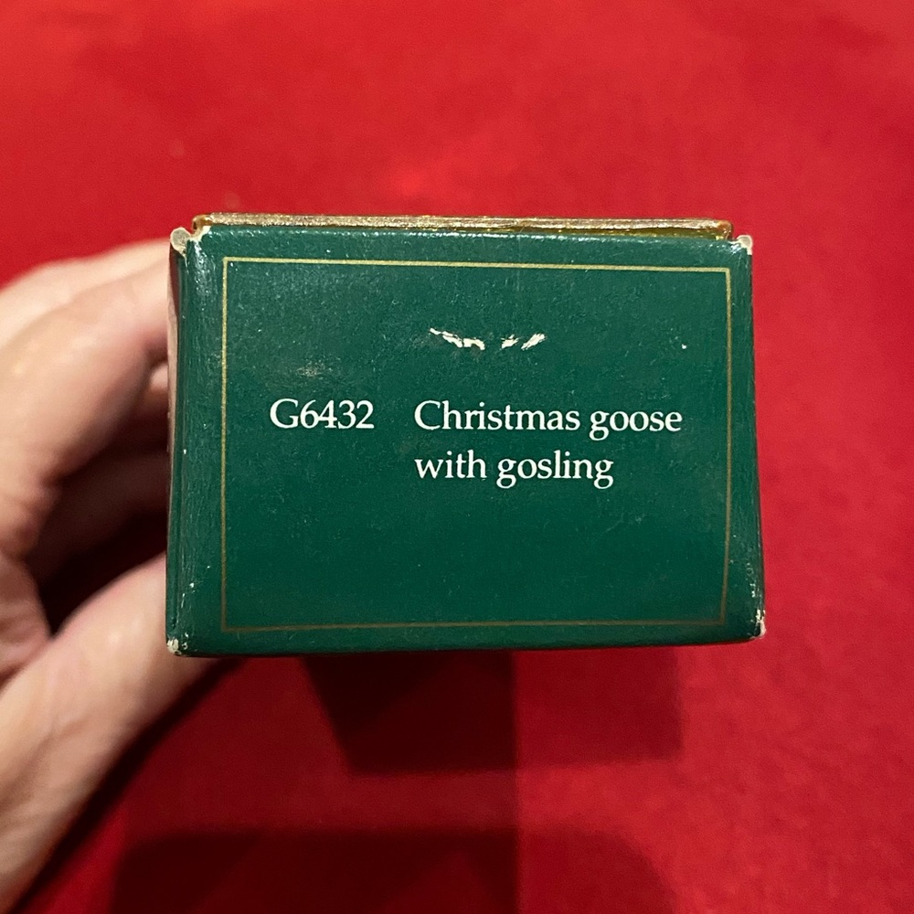 NIB/vintage rare Gorham “Christmas Goose with Gosling” porcelain ornament - Picture 4 of 9